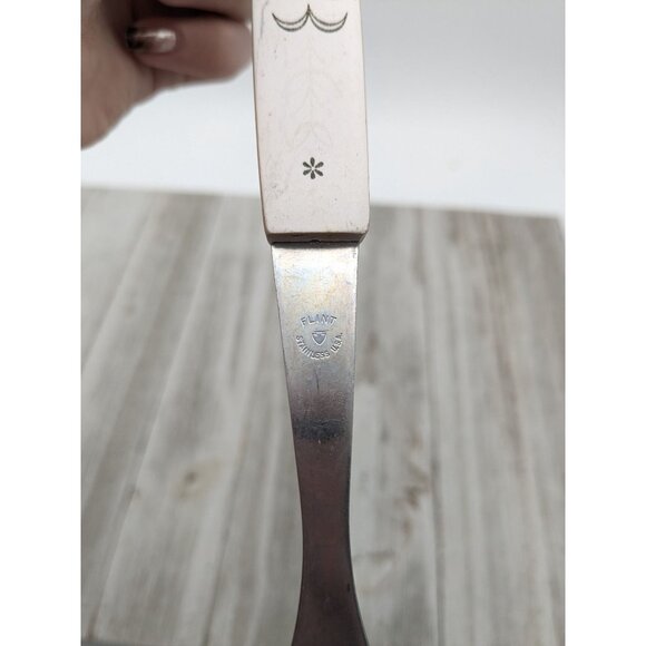 Vintage Flint Arrowhead Stainless Meat Utility Turning Fork 9 1/2" Wheat Handle - Picture 7 of 8